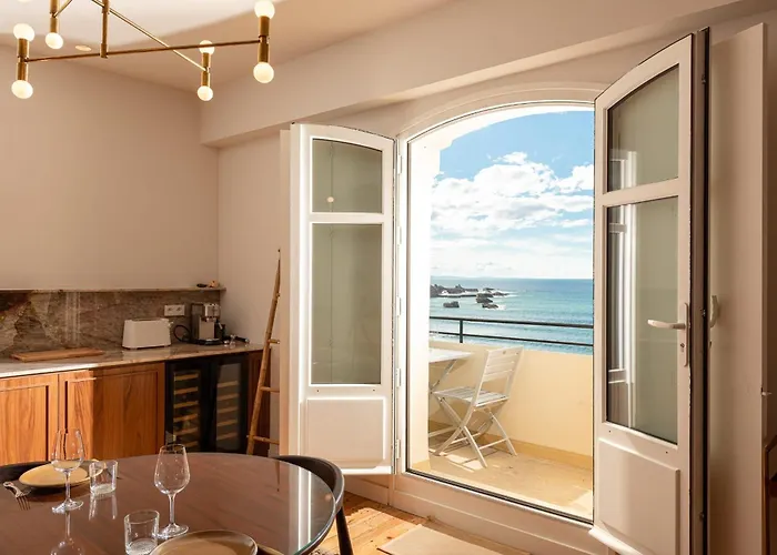 Eugenie - With Balcony And Sea View And Du Palais In Apartmán