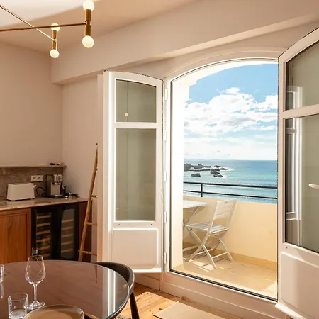 Eugenie - With Balcony And Sea View And Du Palais In Appartement